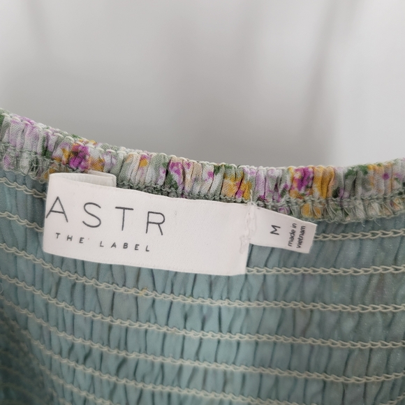 Astr the label midsummer floral smocked tiered dress‎ Size M - Picture 4 of 7